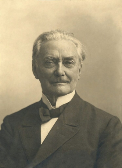 Augusts Bīlenšteins (ap 1905.–1906. gadu). Fotogrāfs Osvalds Lange(glabājas LNB)
