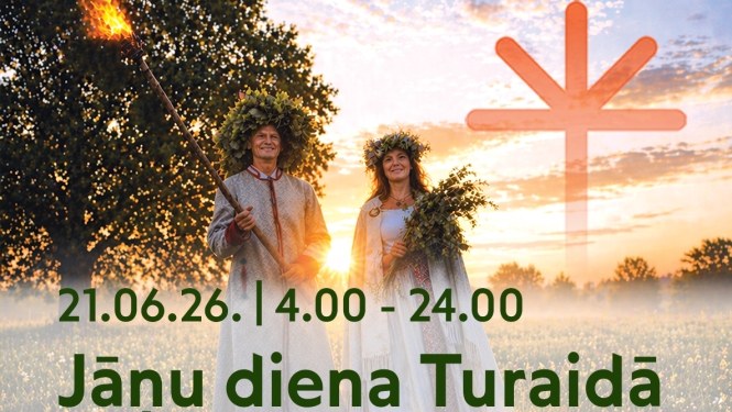 Jāņu diena Turaidā. Divi jaunieši ar Jāņu zālēm rokās
