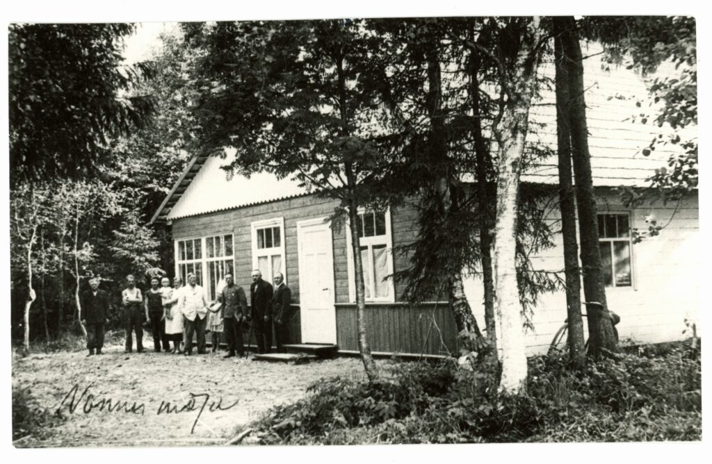 Veca māja