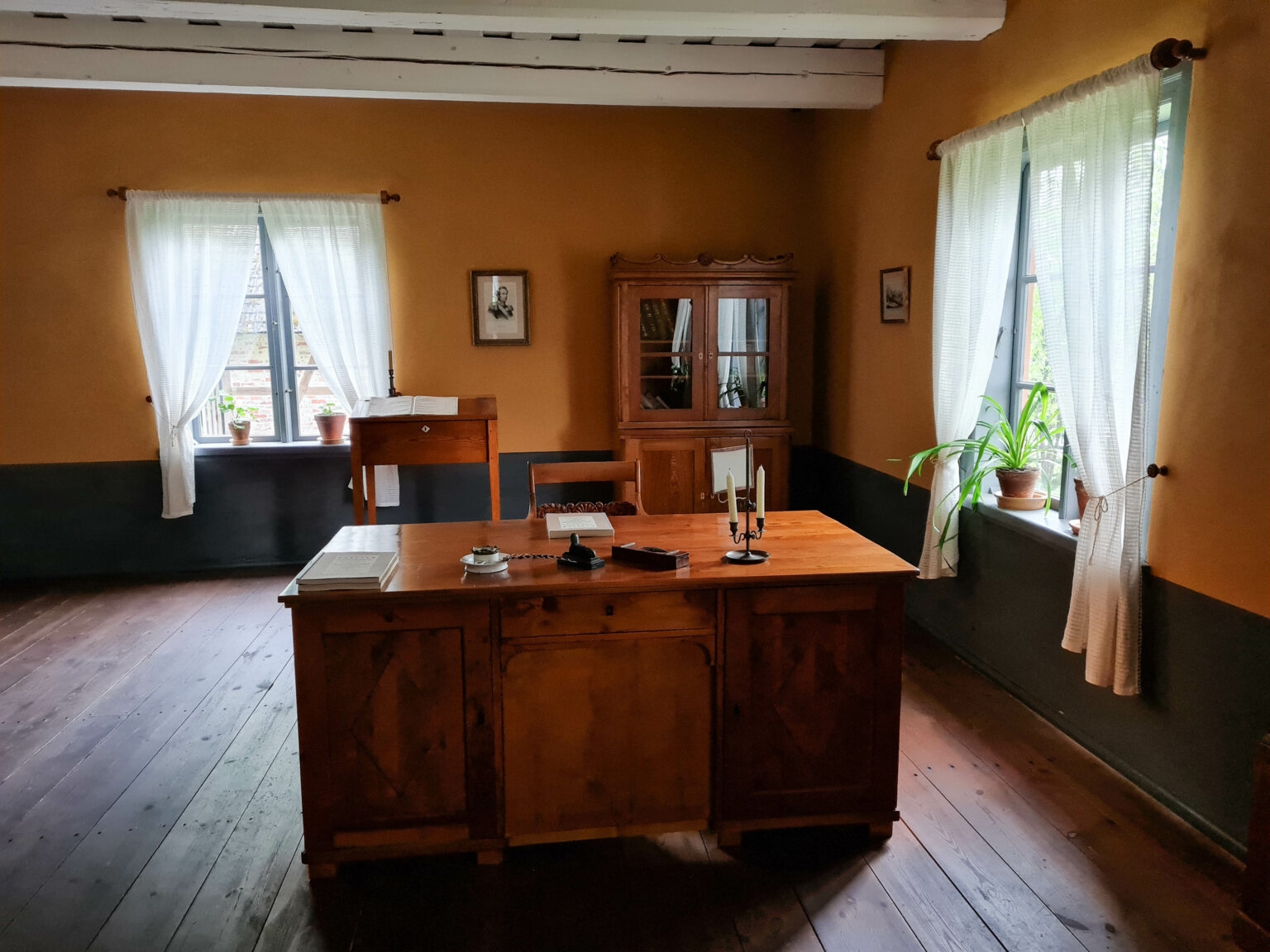 Ekspozīcija: Muižas kalpones Līzes istaba - Foto 1