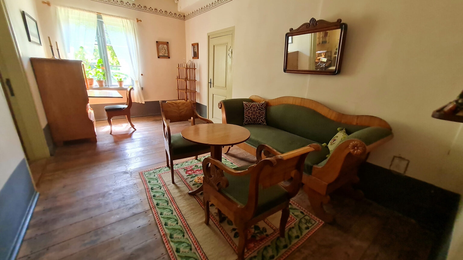 Ekspozīcija: Muižas kalpones Līzes istaba - Foto 3