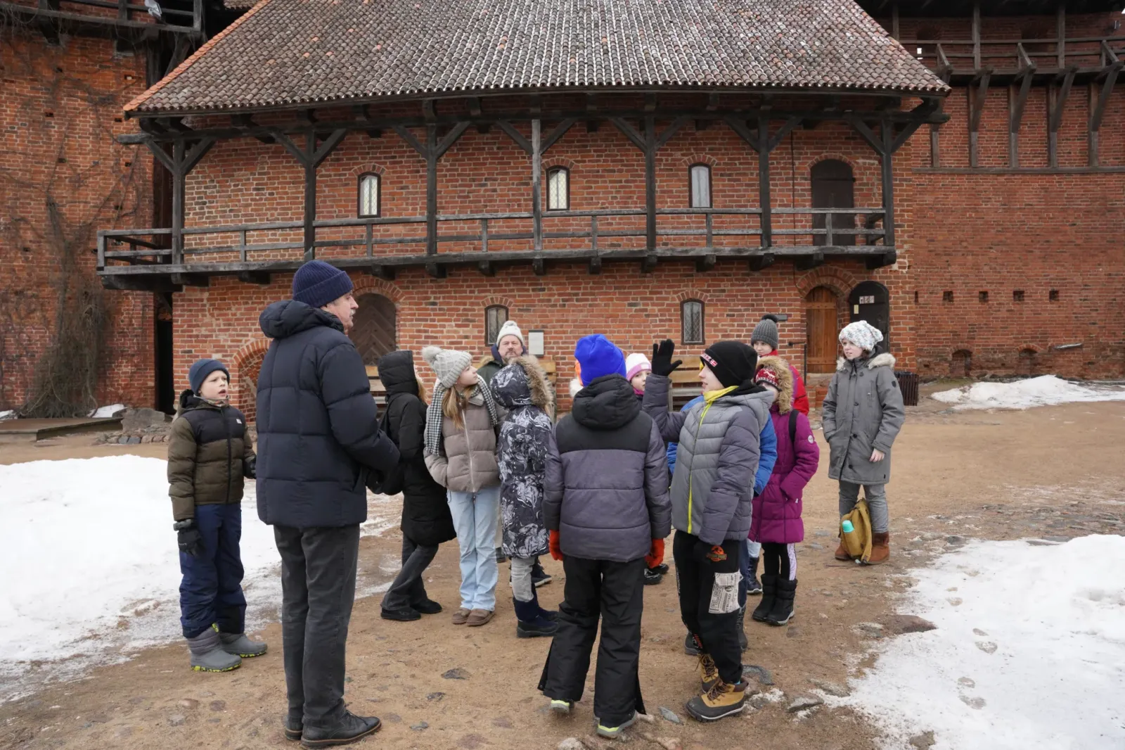 Konkurss: Turaidas pilij 810. Viduslaiku karogi - Foto 4
