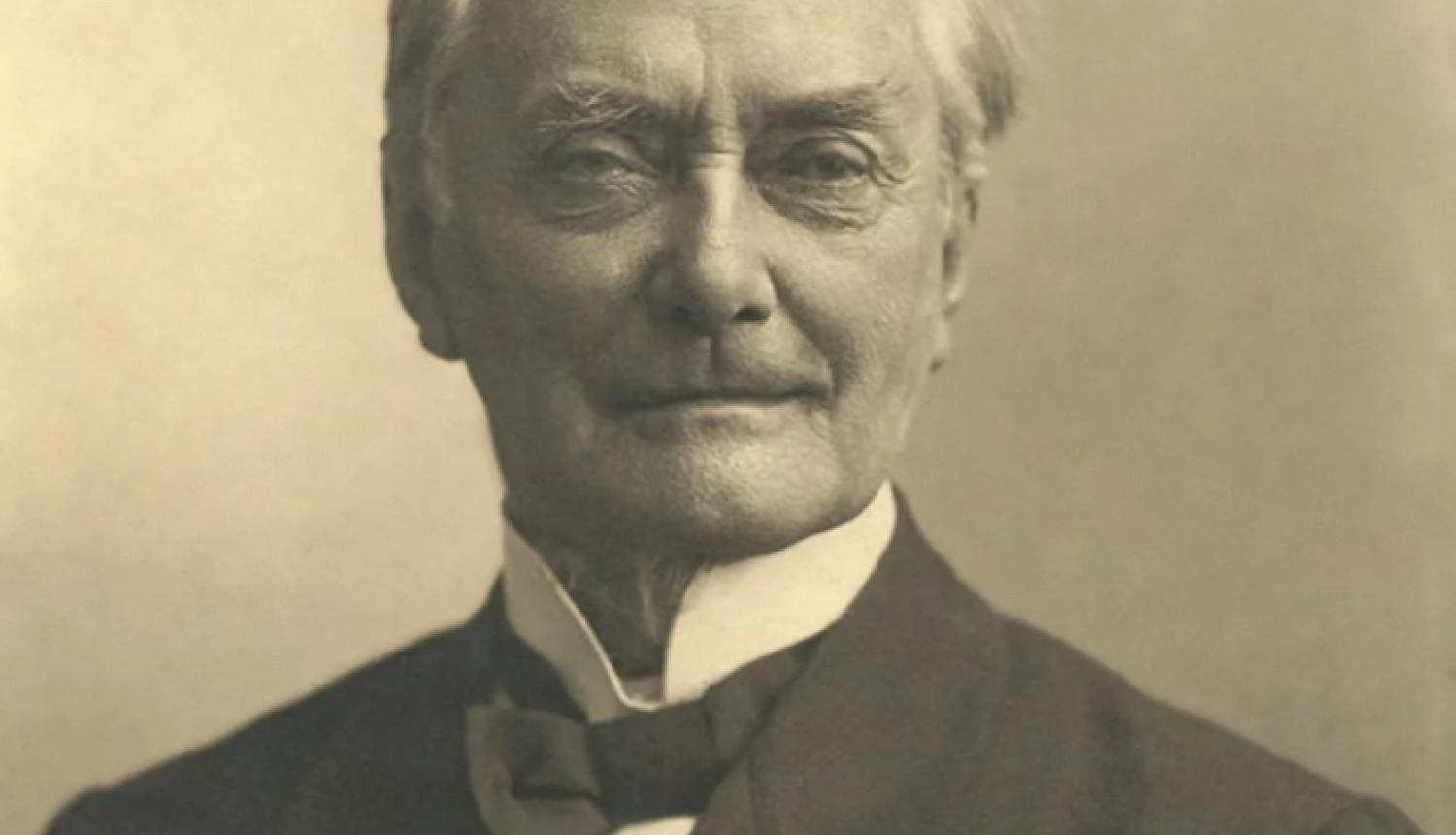 Augusts Bīlenšteina fotogrāfija