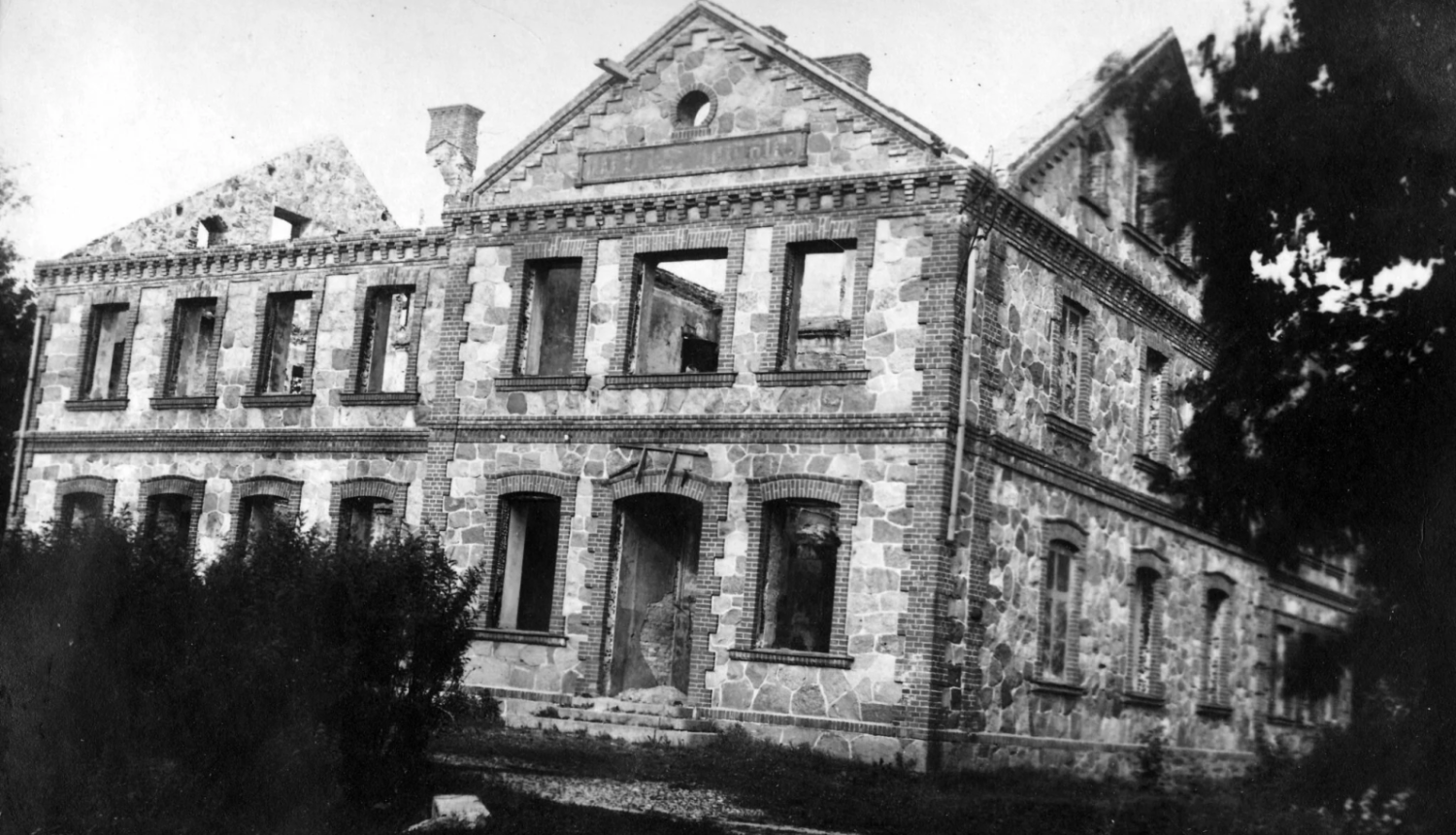 Nodedzinātā viesnīca Siguldā 1918.gadā
