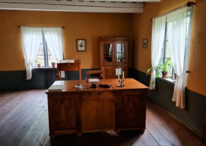 Ekspozīcija: Muižas kalpones Līzes istaba - Foto 1